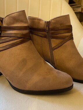 LifeStride Tan Suede Ankle Boots Buckle Block Heel NWOT